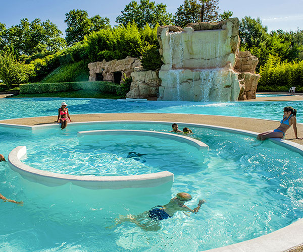 Les Cascades de Trevoux Parc aquatique dans l'Ain proche de Lyon (69)