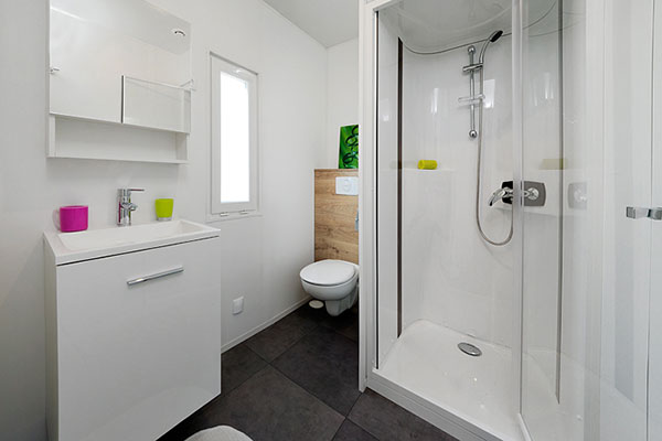 6-8pers mobile home bathroom