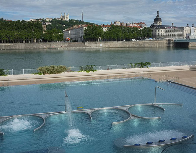 baignade à Lyon en été