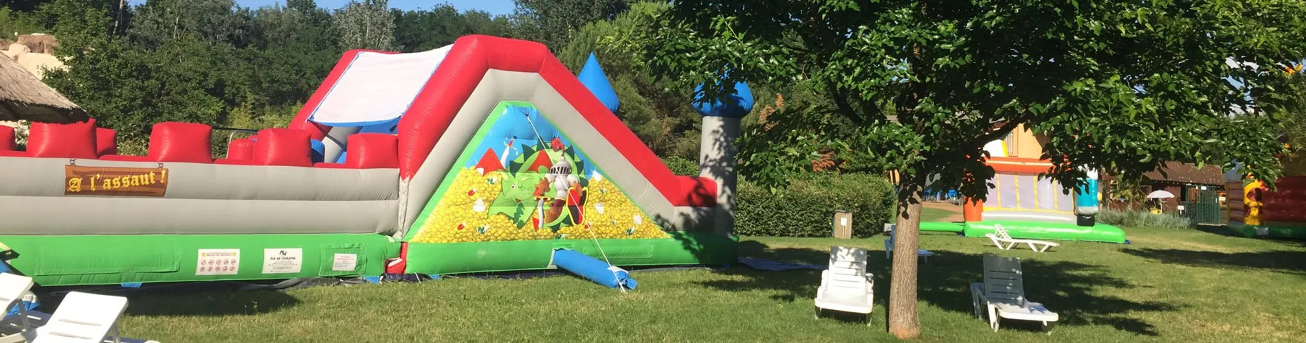 Espace aquatique La Bulle au camping Kanôpée Village à Trévoux