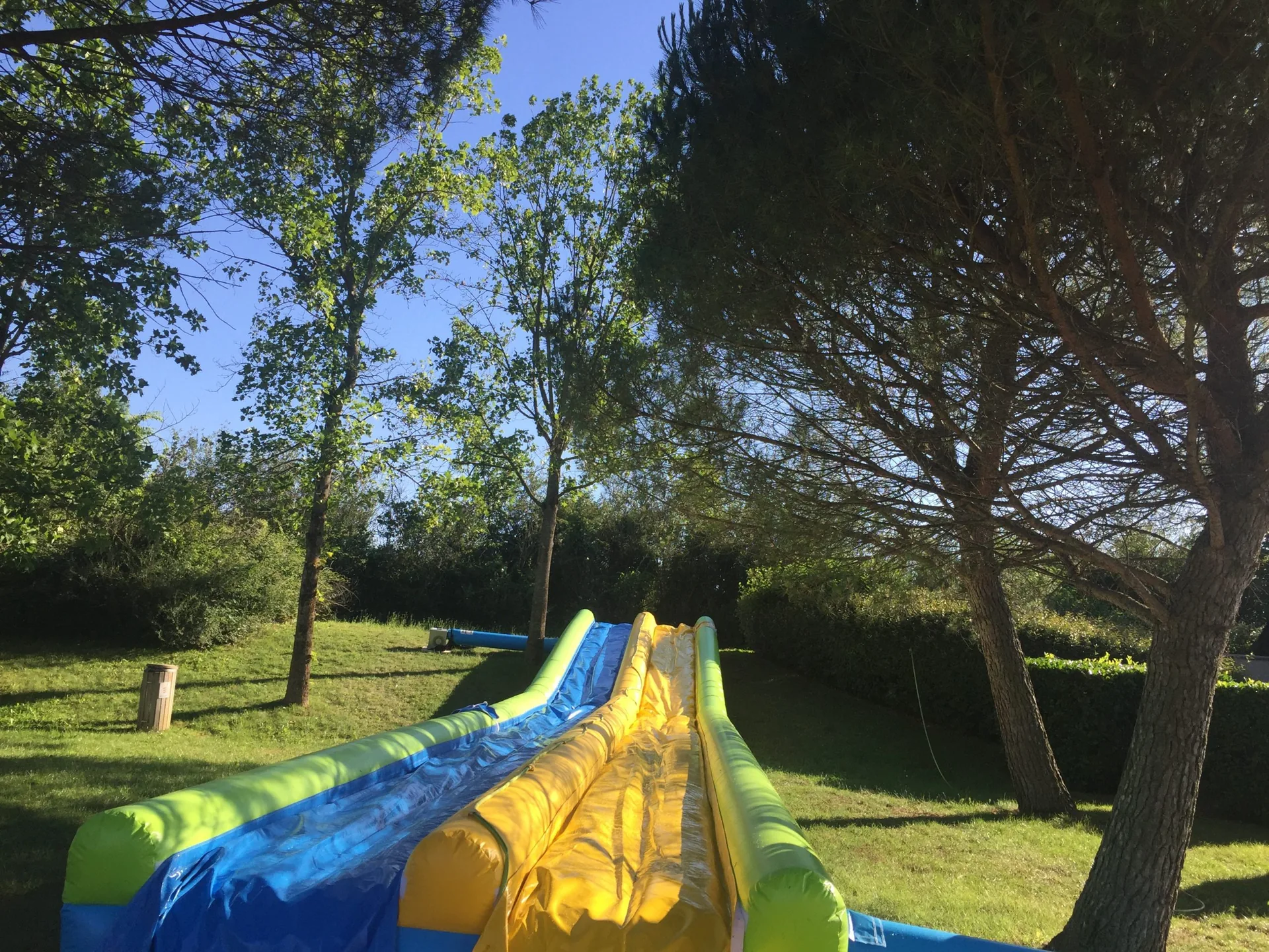 Jeux d'eau de l'espace aquatique La Bulle, camping à Trévoux